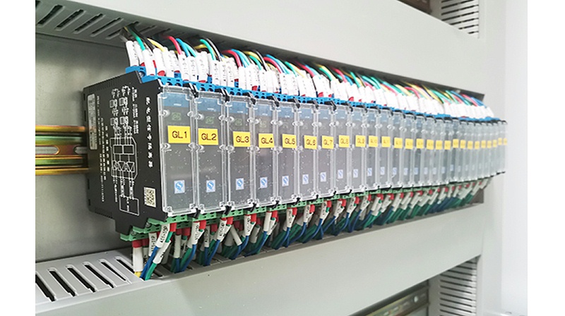 PLC控制柜細節