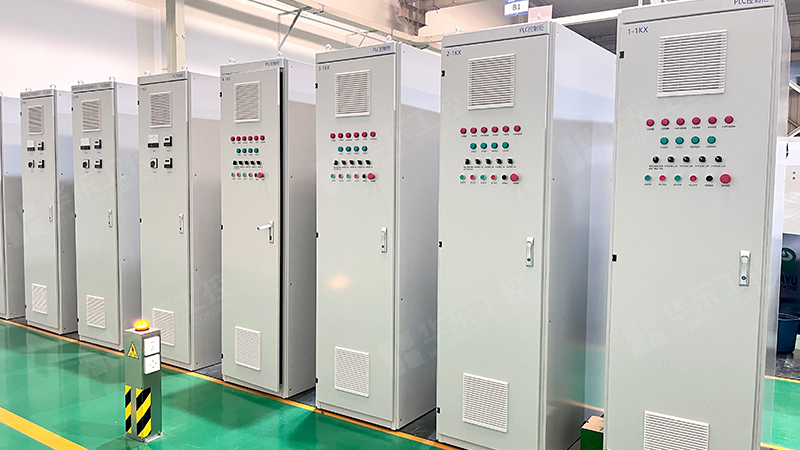 PLC控制柜定制關鍵因素解析：華東工控為您的工業自動化保駕護航