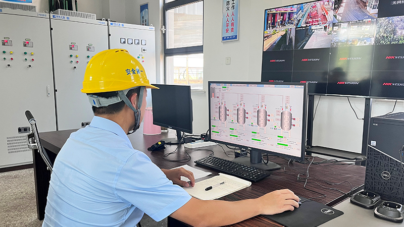 反應(yīng)釜自動(dòng)化控制系統(tǒng)的七大核心優(yōu)勢(shì)重構(gòu)工業(yè)智能新標(biāo)桿